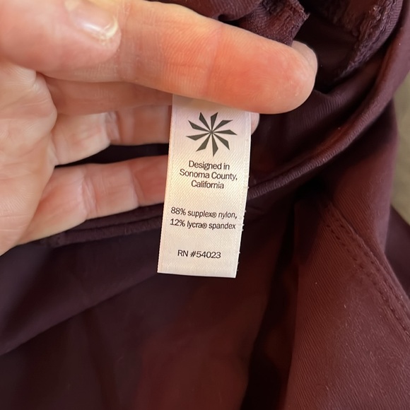 Athleta yoga pants - like new. Size XS women’s - Picture 3 of 7